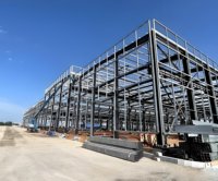 Structure de hangar préfabriqué en béton avec terrasse en acier pour entrepôt extérieur