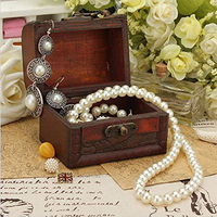 Petite Boîte à Bijoux Rectangulaire en Bois Naturel Faite à la Main, Style Rustique Vintage, Multifonctionnelle, avec Mini Serrure Métallique Gravée pour Rangement de Bagues