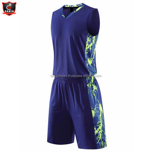 Ensemble maillot et shorts de basket-ball imprimés pour hommes et femmes, uniforme unisexe personnalisé de haute qualité et prix bon marché - Product Image 4