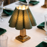 Lámpara de Mesa LED Nórdica Minimalista de Tela con Base Dorada, Regulación Continua, Decoración Artística para Dormitorio y Casa de Huéspedes