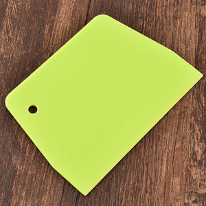 Planche à découper en plastique épaissi pour la pâtisserie et la cuisine, avec surface antiadhésive et trou pour accrocher - Product Image 3