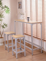 Ensemble de table et chaises de bar en aluminium de style européen moderne pour les salons de thé, les cafés, l'usage commercial, mobilier de bar personnalisable