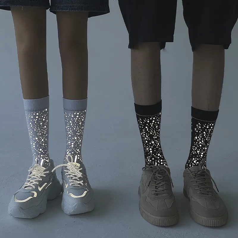 Nieuwe Ontwerp Unisex Nieuwigheid Mode Logo Custom Sok Reflecterende Cotton Crew Sokken