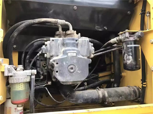 Excavadora Komatsu PC200 Usada en Buen Estado, Motor Cummins, 29 Toneladas de Peso Operativo, Capacidad de Cucharón de 1.7m, Sin Fugas de Aceite, Limpia - Product Image 5