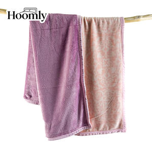 ผ้าห่มขนแกะพรีเมียม Hommly ขนาด 200x220 ซม. ป้องกันขนร่วง นุ่มสบาย ใช้ได้ทุกฤดู ผ้าพลัฌหนานุ่ม สำหรับโซฟา เตียง ห้องนั่งเล่น และใช้ในบ้าน - Product Image 1