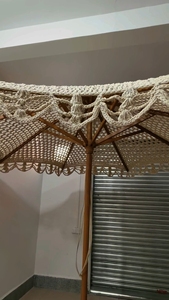 Parasol en corde de coton tressée à la main LS avec pompons décoratifs en macramé, idéal pour patio, plage, café en plein air - Product Image 3