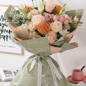 Shinewrap fábrica buen precio al por mayor papel de regalo de flores sobre el amor resistente al desgarro papel de embalaje de regalo de cumpleaños impermeable - Product Image 3