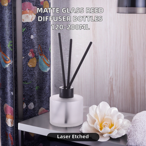 Bouteille diffuseur de parfum en rotin d'aromathérapie sans alcool, sans plomb, ronde, noire mate et blanche, 150 ml, avec bouchons dorés et roseaux - Product Image 2
