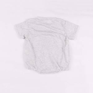 تي شيرت للأطفال حديثي الولادة بلون فضفاض بلون واحد ورقبة مستديرة وأكمام قصيرة ملابس أطفال محبوكة للجنسين ملابس فضفاضة للرضع من البوليستر باللون الرمادي والأبيض - Product Image 4