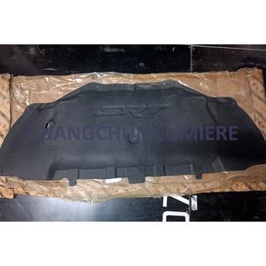 Almohadilla Aislante y Silenciadora para el Capó, para Jeep <span class=keywords><strong>Grand</strong></span> <span class=keywords><strong>Cherokee</strong></span> WK <span class=keywords><strong>SRT</strong></span> 68088724AB 68088724AC 68088724AD - Product Image 3