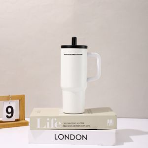 Gobelet isotherme de voyage pour voiture 720 ml (24 oz) avec poignée, couvercle, paille et base antidérapante pour café chaud - Product Image 3