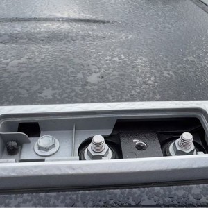 Couverture de barre de toit pour Toyota Highlander, argent noir, matériau ABS, fixation sur le toit avec boulons, compatible avec les barres de toit d'origine. - Product Image 1