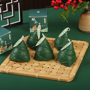 เทียนหอมรูปทรงอังจู ซงจื่อ 4 ก้อน ใช้งานได้นาน 12 ชั่วโมง กำจัดกลิ่นไม่พึงประสงค์ ของขวัญเทศกาลเรือมังกร ของที่ระลึก - Product Image 1