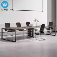 Table de conférence de bureau moderne en bois de haute qualité LIWEI, plateau MFC de 25 mm d'épaisseur, pieds en acier inoxydable, design extensible pour la formation