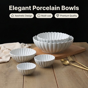 Ciotole Rotonde in Porcellana Bianca con Bordo a Petalo, 4 Misure (4.5, 6, 8, 10 Pollici), Resistenti al Calore, Eleganti per Insalata, Zuppa, Feste e Cucina - Product Image 1