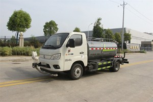 Camion de pulvérisation <span class=keywords><strong>vert</strong></span> certifié ISO 50m Pulvérisation 2500L Camion d'arrosage de réservoir - Product Image 2