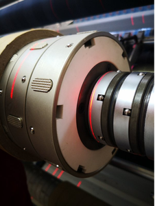 Máquina Automática de Rebobinado y Corte Longitudinal de Rollos de Etiquetas Transparentes de Cinta Adhesiva - Product Image 5