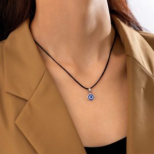 Nueva protección de la suerte ajustable cuerda de cuero negro joyería Simple zafiro azul lago Azul mal ojo de diablo collar regalo para mujeres - Product Image 2