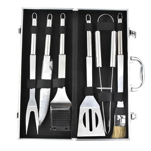 Universea Ensemble d'ustensiles de barbecue en acier inoxydable 6 pièces Couleur argent Lavable au lave-vaisselle Emballage en boîte en aluminium Haute qualité Extérieur - Product Image 3