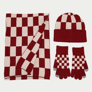 Nuevo Conjunto de Gorro, Guantes y Bufanda de Punto con Diseño a Cuadros para Invierno 2024, para Mujeres, Hombres y Parejas, Cálido y a la Moda para Exteriores - Product Image 4