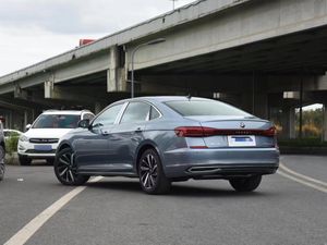 Volkswagen <span class=keywords><strong>Passat</strong></span> Import Essence Véhicule Automobile <span class=keywords><strong>Prix</strong></span> Abordable Économique en Carburant Voiture Neuve à Vendre - Product Image 2