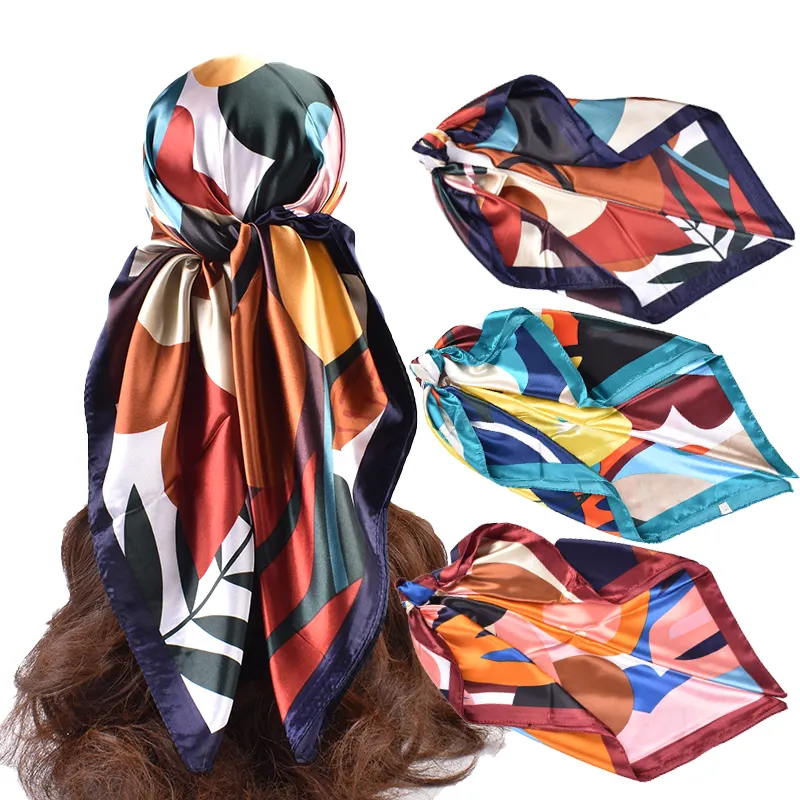 工場ホット販売女性のカスタマイズされたサテンスカーフ印刷サマースクエアその他のスカーフサテンスカーフデザイナーヒジャーブ