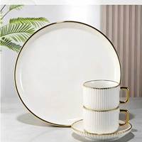 Service de table en céramique mélaminée rayée au design moderne, avec assiettes, bols, tasses et soucoupes à motif Phnom Penh, ensemble de 32 pièces Meinai