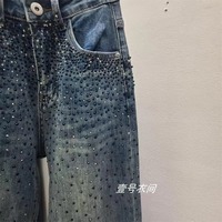 Nouvelle collection Printemps 2026 – Jean droit en denim bleu délavé pour femme, coupe ample, longueur intégrale, orné de strass, style décontracté chic pour le quotidien