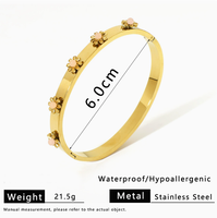 Gelang Wanita Batu Alam Modis Motif Bunga Tiga Dimensi Permukaan Halus Bahan Stainless Steel Lapis Emas 18K Berkualitas Tinggi