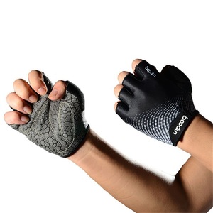 Gants de fitness Boton, demi-doigts, anti-callosités, en silicone antidérapant, pour la salle de sport, entraînement, hommes, matériau élastique, design absorbant les chocs - Product Image 3