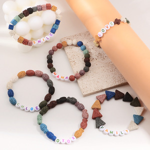Bracelet élastique unisexe tendance en <span class=keywords><strong>pierre</strong></span> volcanique naturelle colorée irrégulière et acrylique, avec perles lettres – Meilleure vente - Product Image 1