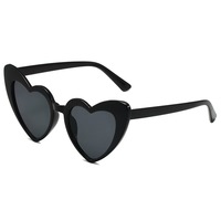 Lunettes de soleil œil de chat pour femme 2026, style rétro, en forme de cœur, pour un look tendance