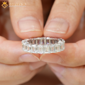 แหวนหมั้นเพชรแล็บโกรว์ทรงเอเมอรัลด์คัท VVS VS D 5-10 กะรัต ทองคำขาว 18k 14k 10k ดีไซน์หรูหราจาก Goldleafgem พร้อมใบรับรอง IGI - Product Image 3