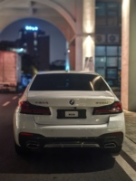BMW 530Li M Sport 2.0T Turbo 245HP d'occasion 2025, berline à propulsion arrière, conduite à gauche, sièges en cuir, intérieur foncé, jantes R19, pour exportation mondiale