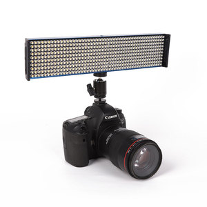 Lámpara de Fotografía LED Simock Portátil con Temperatura de Color Ajustable, Alimentación CA/CC, 13 Pulgadas, Control Manual/Inalámbrico - Product Image 1