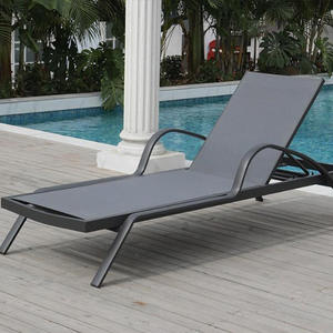 Chaise longue d'extérieur avec coussin amovible <span class=keywords><strong>et</strong></span> roulettes pour un déplacement facile, idéale pour la piscine, la plage, le bronzage <span class=keywords><strong>et</strong></span> la détente dans le jardin - Product Image 5