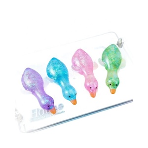 Jouet anti-stress en forme de canard TPR mignon, à presser, avec paillettes Aurora, effet Squishy, à remontée lente, en maltose - Product Image 5