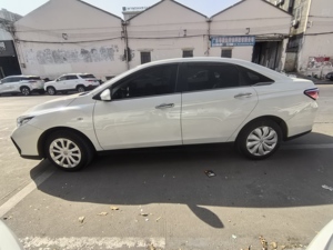 Venta al por Mayor de Fábrica de Autos Eléctricos Baratos, Sedán de 4 Puertas y 5 Asientos, <span class=keywords><strong>421</strong></span> KM de Autonomía, 140 km/h, 50-70 kWh, Vehículos Eléctricos Usados Dongfeng Venucia - Product Image 6