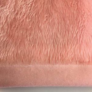Trame tricotée 25MM doux lisse <span class=keywords><strong>pas</strong></span> <span class=keywords><strong>cher</strong></span> 100% Polyester peluche jouet synthétique cheveux longs artificiels <span class=keywords><strong>tissu</strong></span> en <span class=keywords><strong>fausse</strong></span> <span class=keywords><strong>fourrure</strong></span> - Product Image 6