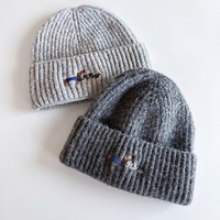Bonnet en tricot rose pour femme, personnalisable, en acrylique, brodé, style streetwear, élégant et chaud pour l'hiver 2026