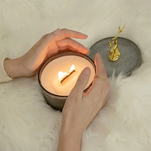 Juego de Velas Aromáticas Navideñas de Lujo, Hechas a Mano con Cera de Soya, con Etiqueta Privada Personalizada, Venta al Por Mayor - Product Image 2
