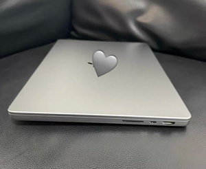 MacBook Pro มือสอง ขนาด 14.2 นิ้ว ปี 2023 รุ่น A2779 โน้ตบุ๊ก Apple M2 Pro 10 คอร์ แรม 16GB ความจุ 512GB/1TB SSD หน้าจอ Liquid Retina XDR ขนาด 14.2 นิ้ว - Product Image 3