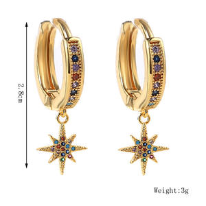 Venta caliente joyería de moda colorido Arco Iris circón hipoalergénico estrella Luna frutas Palma Huggie pendientes de aro para mujeres - Product Image 2