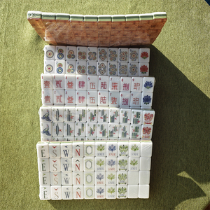 Tuiles de Mahjong de Luxe en Acrylique <span class=keywords><strong>à</strong></span> Motif Bois, Quatre Couches, Résistantes <span class=keywords><strong>à</strong></span> la Décoloration, Durables, pour 4 Joueurs <span class=keywords><strong>à</strong></span> <span class=keywords><strong>Domicile</strong></span> - Vente en Gros - Product Image 2