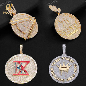 Pendentif NUOYA Iced Out, bijoux hip-hop, nom personnalisé, pendentif rond entièrement serti de CZ, pendentif lettre diamant scintillant - Product Image 1