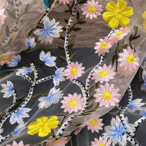 Encaje Textil Bordado de Malla 100% Poliéster con Patrón Floral Brillante y Ecológico, Soluble en Agua - Product Image 4