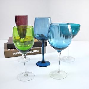 Vente en gros de gobelets à vin en cristal sans plomb <span class=keywords><strong>SONYA</strong></span> bleu foncé/vert/violet, décoration de mariage, faits à la main, écologiques, arrondis - Product Image 1