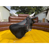 Taureau mécanique de luxe de haute qualité conçu pour la pratique de la lutte contre le taureau de qualité commerciale, style rodéo, avec matelas gonflable inclus