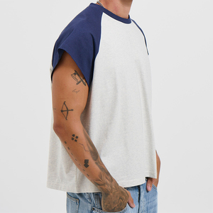 Camiseta Corta Personalizada de Moda con Mangas Cortas, Bloques de Color, Corte Recto, Manga Raglán en Contraste, Top Corto para Hombre - Product Image 3