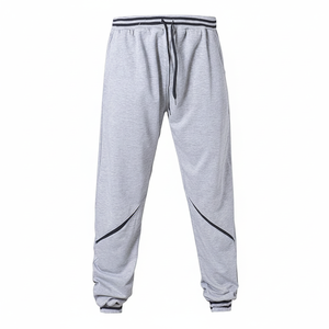 Ensemble de survêtements de luxe pour femmes 2 pièces Veste courte en velours et polaire avec logo personnalisé pour la saison d'automne - Product Image 2